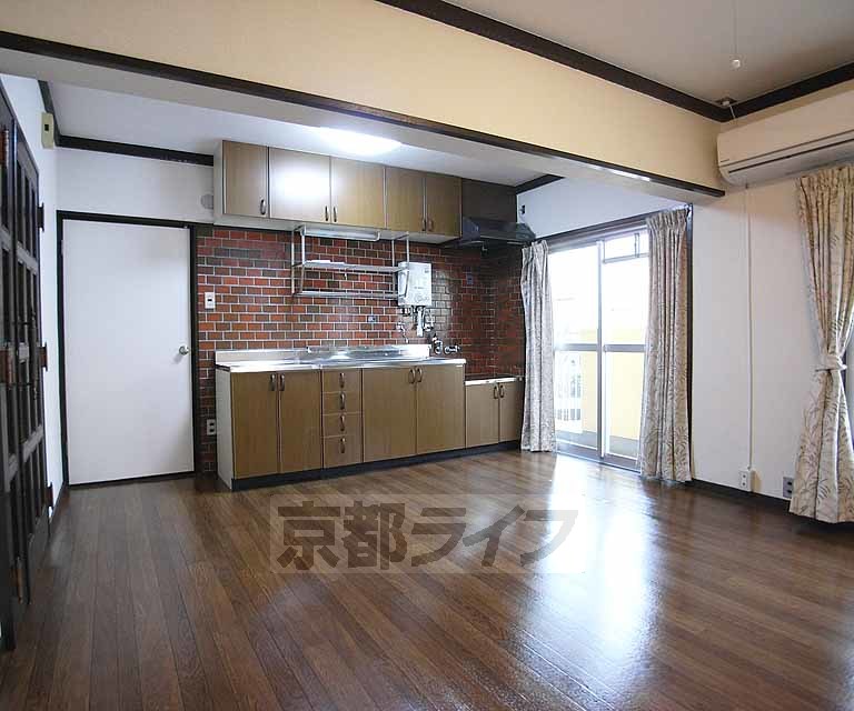 居室・リビング　広いリビングです。