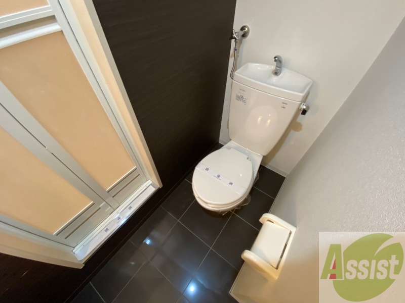 トイレ　こちらはトイレです。清潔感があり、安心して使用できます。