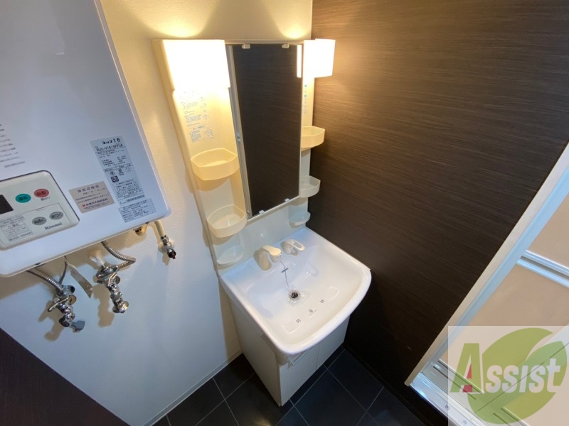 洗面設備　こちらに洗面台があります。朝の洗顔はこちらで。