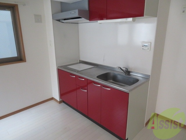 キッチン　キッチンはＩＨなのでお手入れがしやすそうですね。