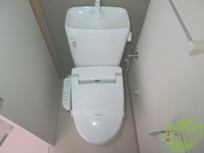 トイレ　トイレはウォシュレット機能付き。シャワートイレは日本の宝。