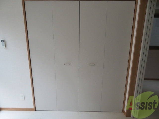 収納　収納はこちら。中の様子が気になりますね。