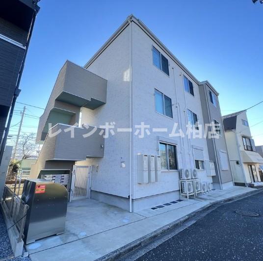 エントランス　ゆとりのあるエントランスです