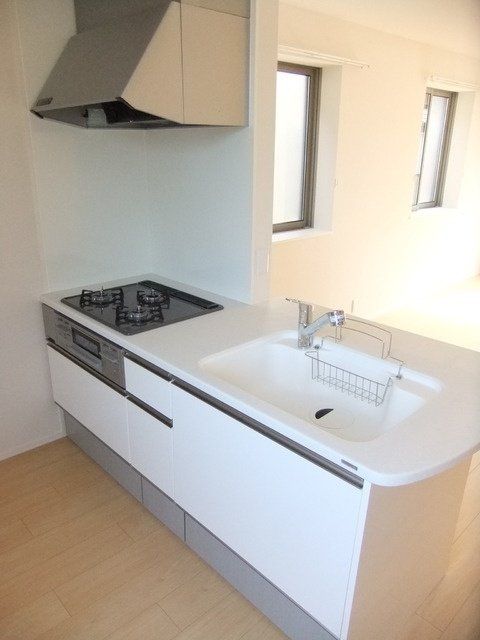 キッチン　３口コンロシステムキッチン