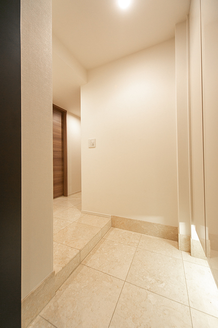 玄関　※写真は同タイプ住戸です。