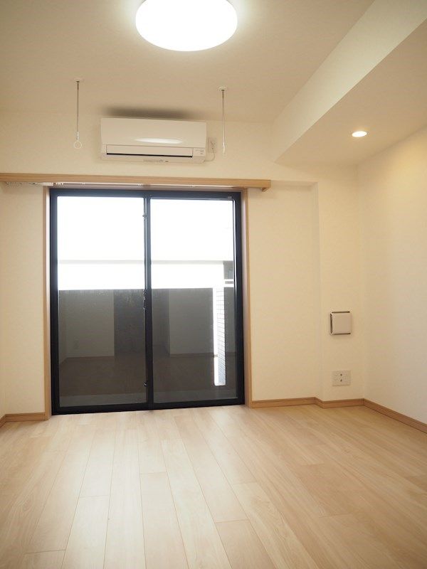 居室・リビング　☆明るい居間☆