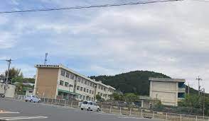 高校・高専　岡山県立誕生寺支援学校　誕生寺校地（高校・高専）まで6600m