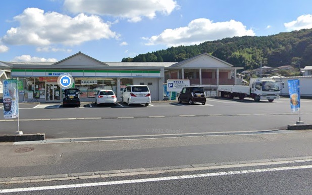 コンビニ　ファミリーマート　岡山美咲町店（コンビニ）まで800m