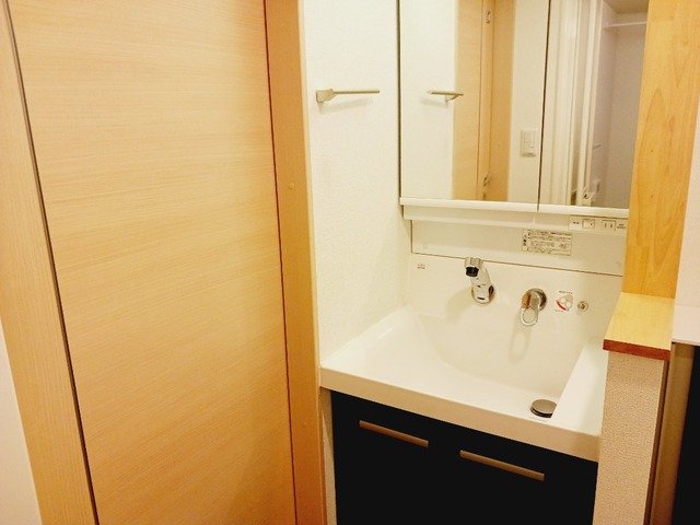 洗面設備　コンパクトで使いやすい洗面所