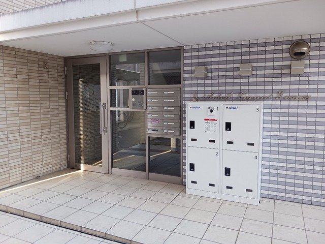 エントランス　ゆとりのあるエントランスです