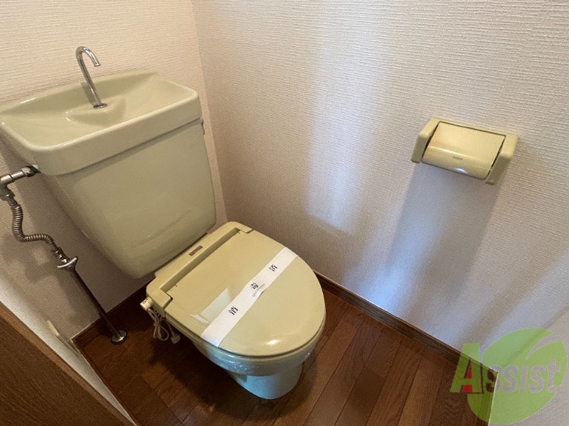 トイレ　トイレはこちらです。暖房便座機能で、冬場は助かります。