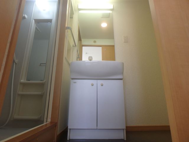 洗面設備　独立洗髪洗面台