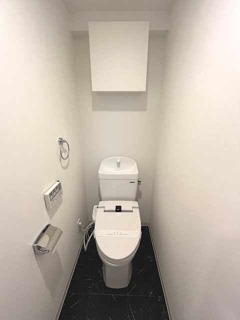 トイレ　温水洗浄便座