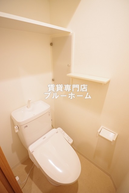 トイレ　ウォームレット付き！