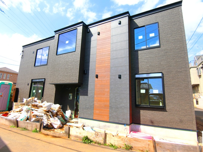 建物外観　建築中