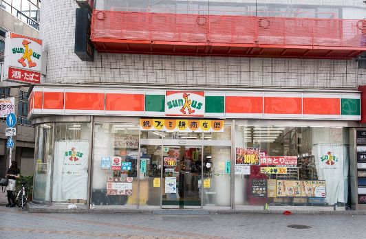 コンビニ　ファミリーマート上野仲町通り店（コンビニ）まで129m
