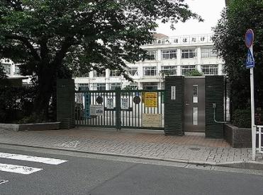 小学校　北区立田端小学校（小学校）まで358m