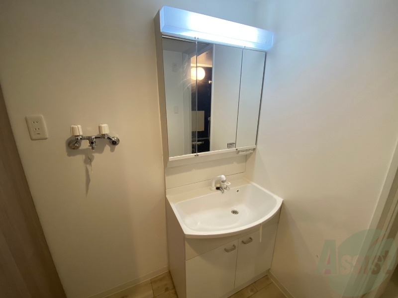 洗面設備　洗面台は独立していて使いやすそうですね。