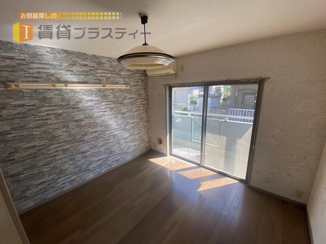 居室・リビング　気密性のあるコンクリート造。