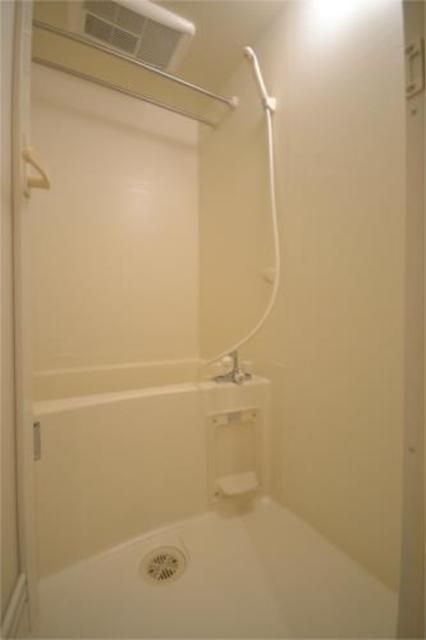 バス・シャワールーム　反転