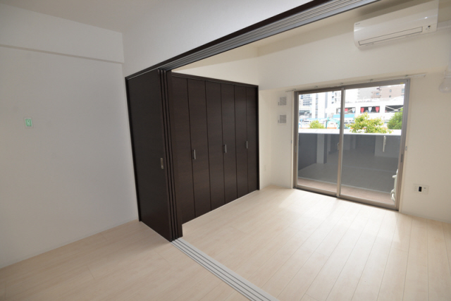 居室・リビング　写真は同マンションの別のお部屋のものです