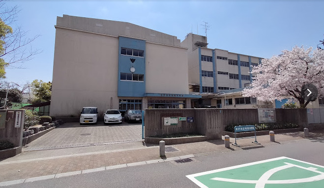 小学校　神戸市立明親小学校（小学校）まで356m