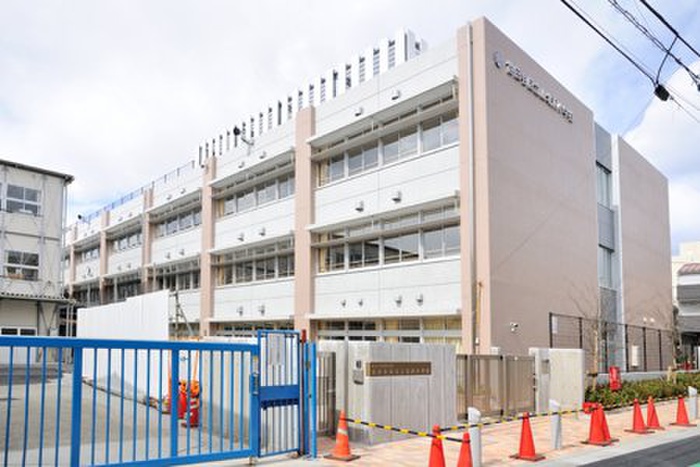 小学校　世田谷区立千歳小学校（小学校）まで314m