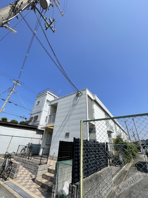 エントランス　ここに住む幸せ。明るいエントランス。