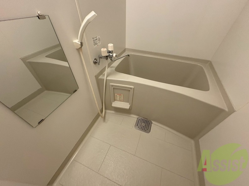 バス・シャワールーム　お風呂になります。一日の疲れを癒してくださいね。