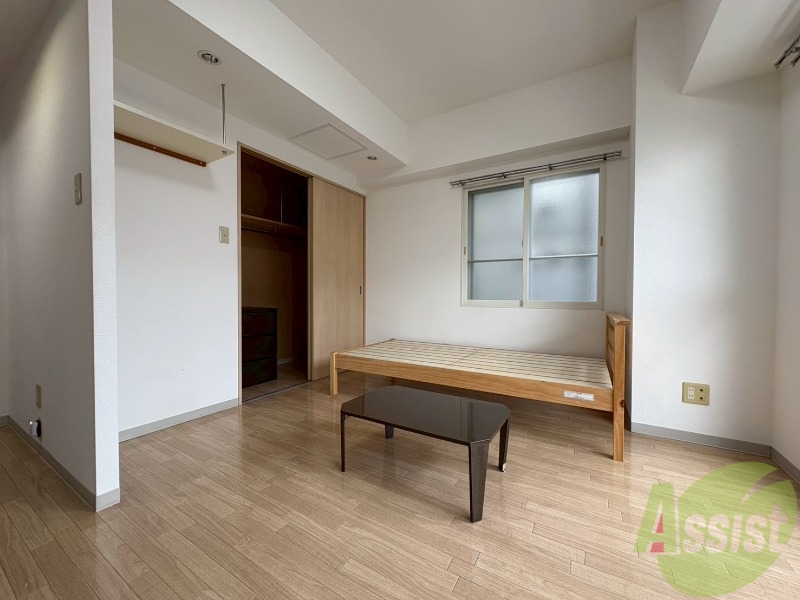 その他部屋・スペース　こちらのお部屋は光が差し込む、温かみのあるお部屋です。