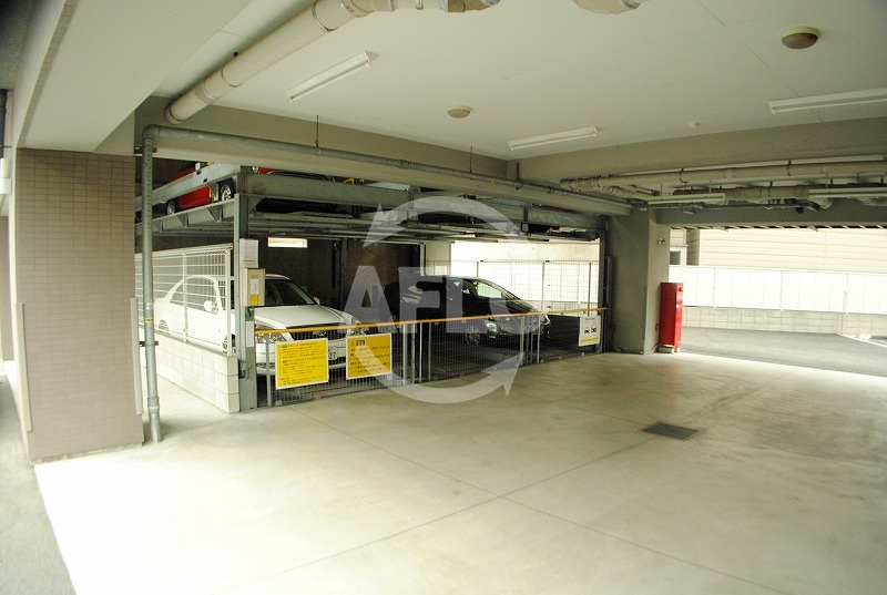 駐車場　クリーデンス福島　駐車場