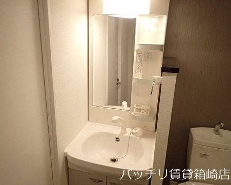 洗面設備　※同マンション別部屋写真の為、現状優先。