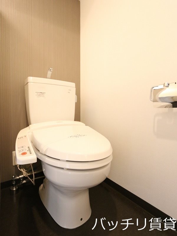 トイレ　※同マンション別部屋写真の為、現状優先。