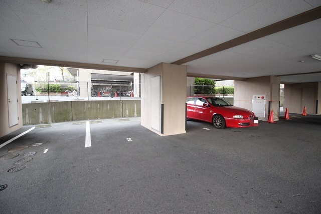 駐車場　駐車場