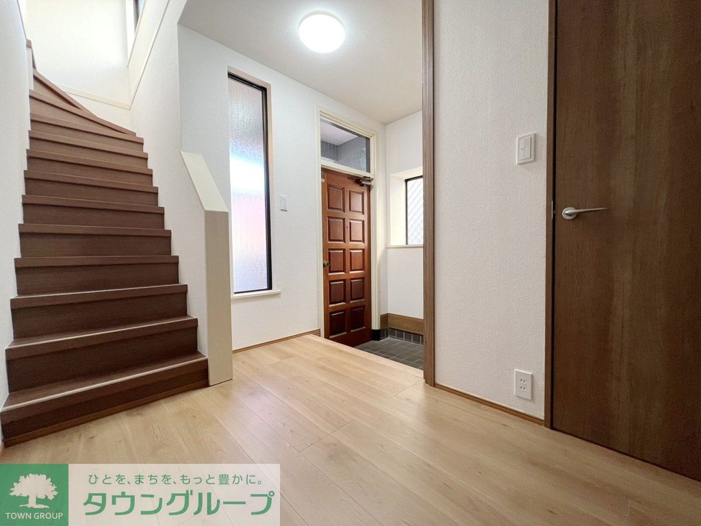 玄関　リビング/居室