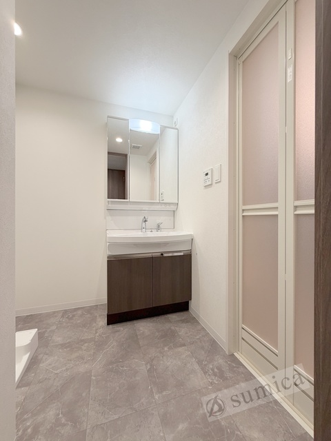 洗面設備　洗面脱衣所付き！独立洗面台が便利です♪♪