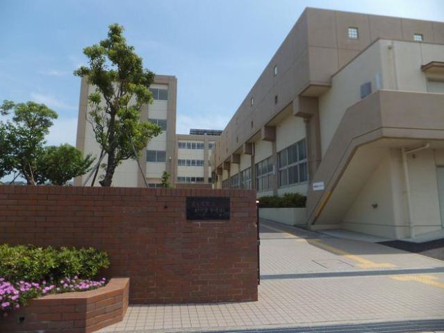 中学校　名古屋市立神の倉中学校（中学校）まで2020m