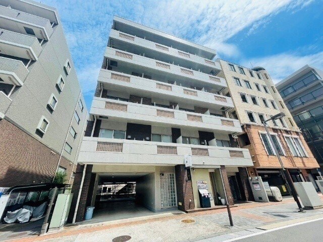 建物外観　オートロック完備