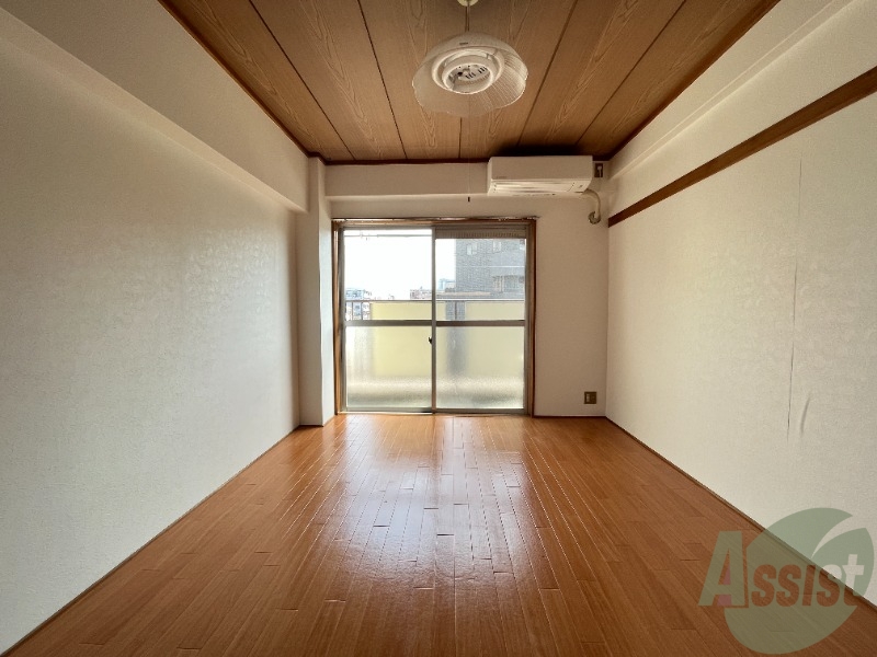 居室・リビング　６帖のリビングです。広々としていますね。