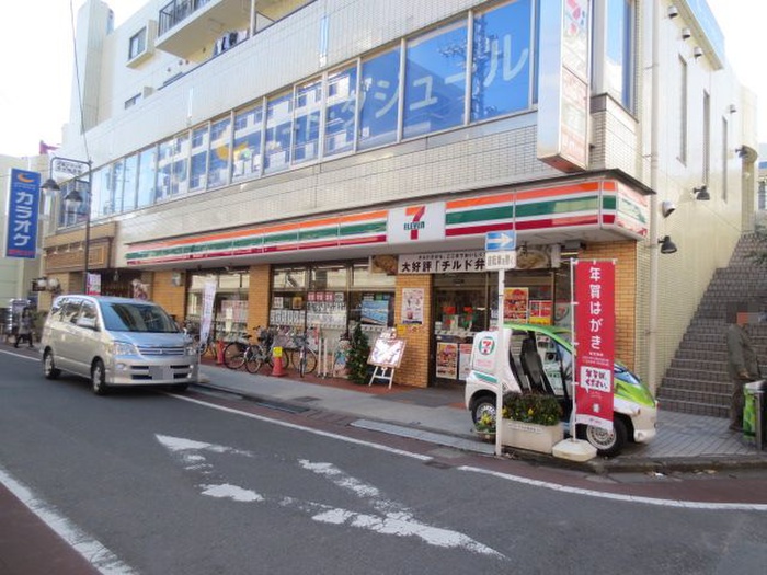 コンビニ　セブンイレブン美しが丘2丁目店（コンビニ）まで159m