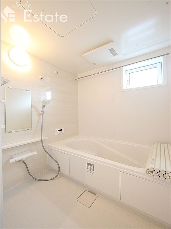 バス・シャワールーム　バスルーム