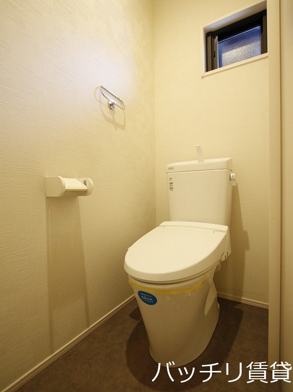 トイレ　別号室の写真となります　現状優先