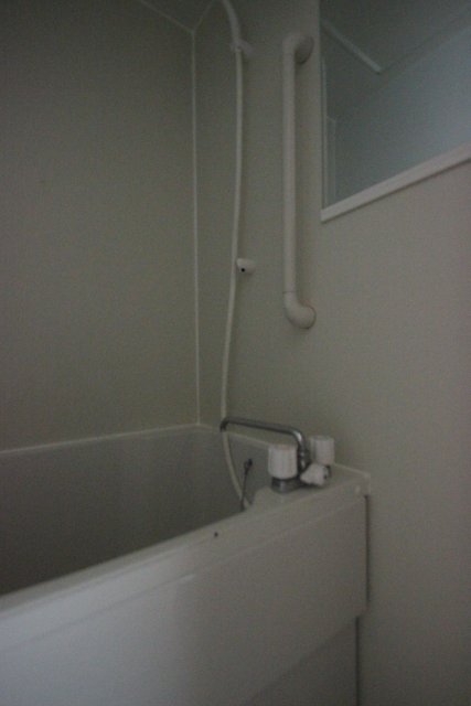 バス・シャワールーム　同物件別号室の写真です。