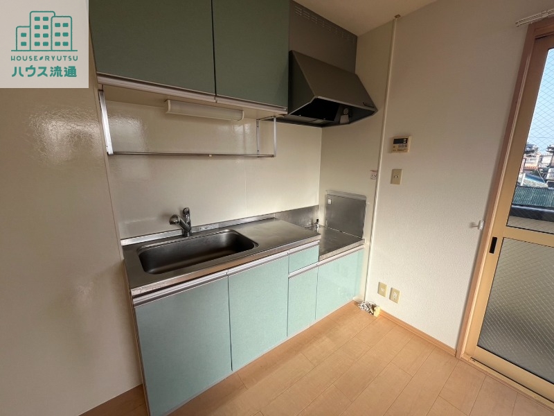 キッチン　※別号室の写真です