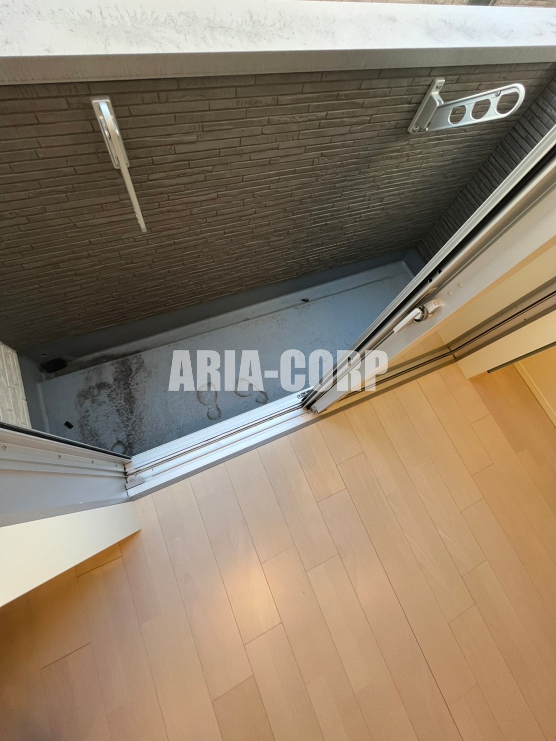 バルコニー　バルコニー、室内物干し、浴室乾燥と3箇所お洗濯物を干せます！