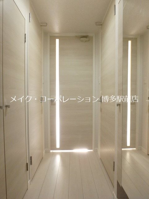玄関　※同シリーズの別建物の部屋写真引用