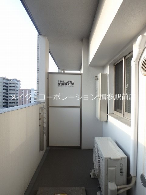 バルコニー　※同シリーズの別建物の部屋写真引用