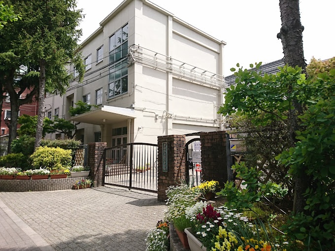 中学校　京都市立岡崎中学校（中学校）まで1092m