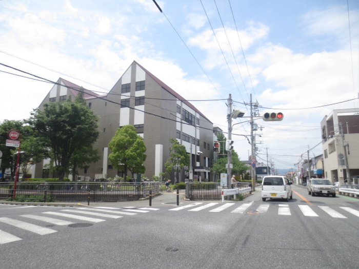 図書館　ラスタホール（図書館）まで180m