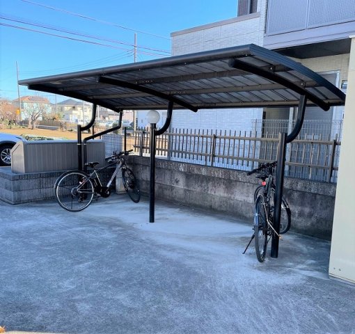 その他　屋根付き駐輪場